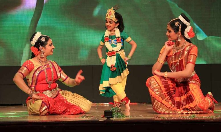 Bharatanatyam Classes / Bharatnatyam Dance - See more ideas about bharatanatyam, bharatanatyam dancer, exponents.